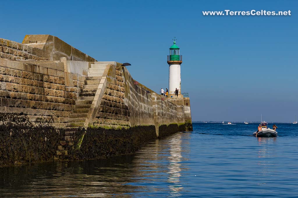 La Pierre Blanche : Île de Groix (Enez Groe) : Morbihan : Bretagne